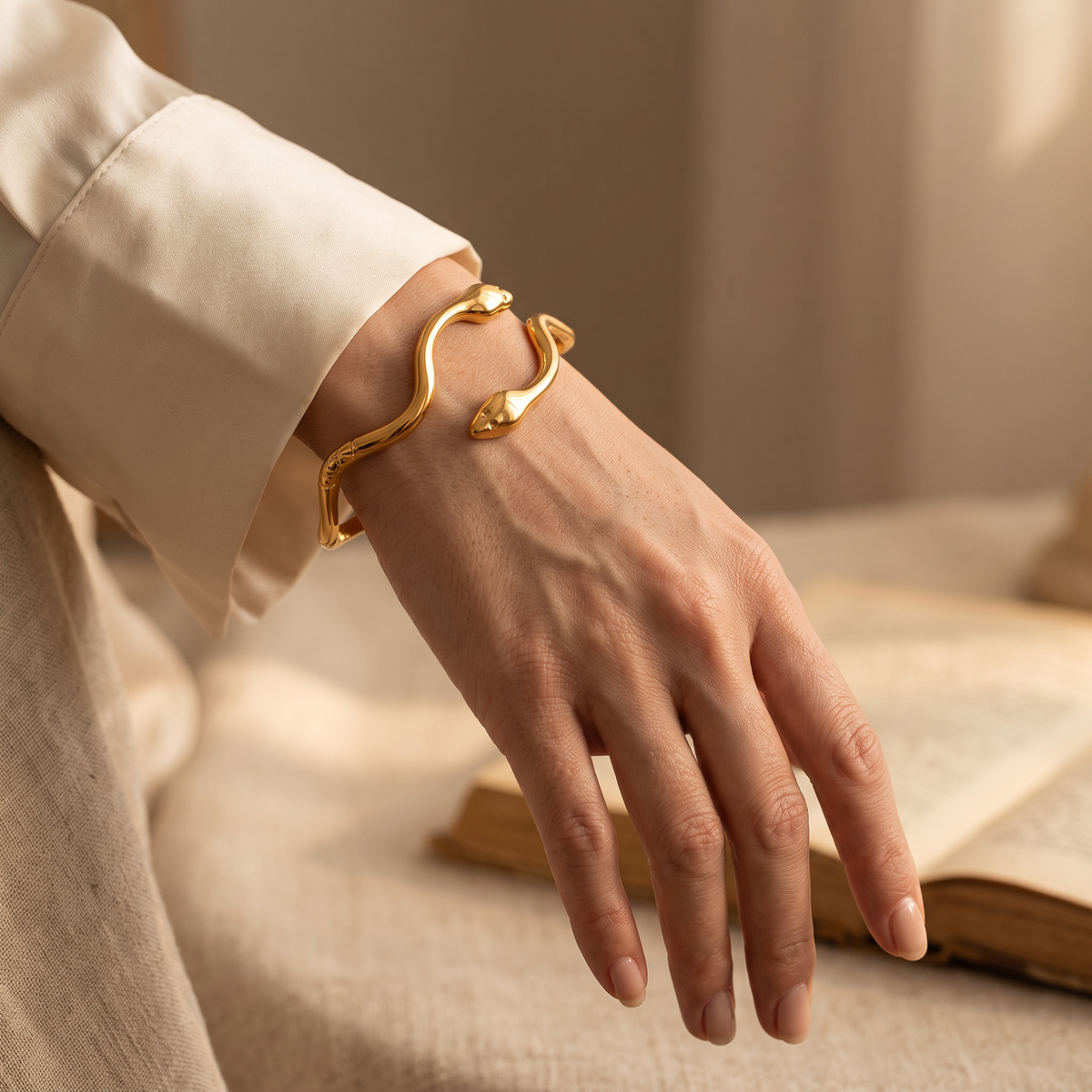 Elegant Snake Cuff Bracelet – Gold & Silver Minimalist Statement Jewelry